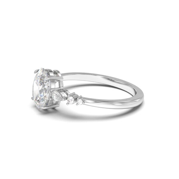 Oval Accented Solitaire