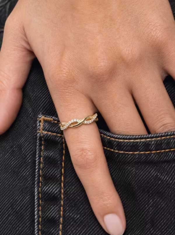 Twisted Diamond Band