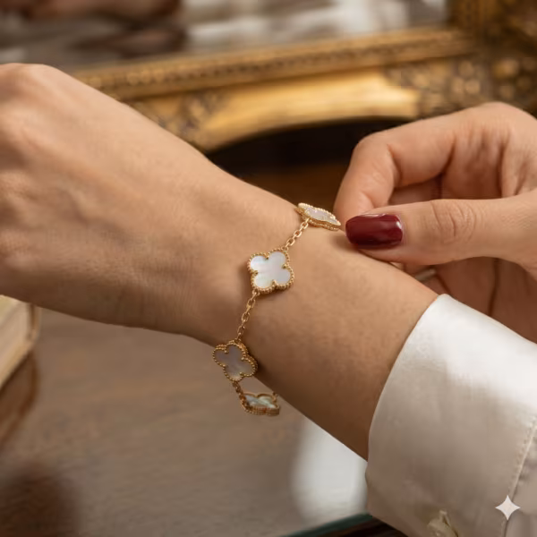 Mother of Pearl Clover Bracelet