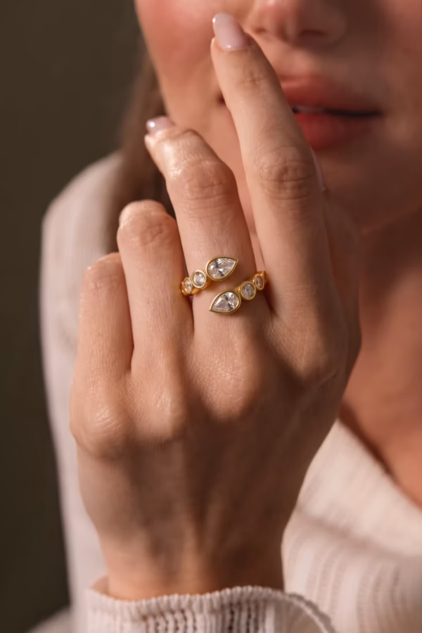 Pear and Round Diamond Ring